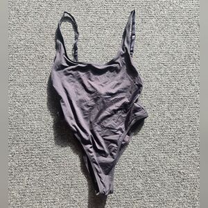 SKIMS ONEPIECE SWIM XL